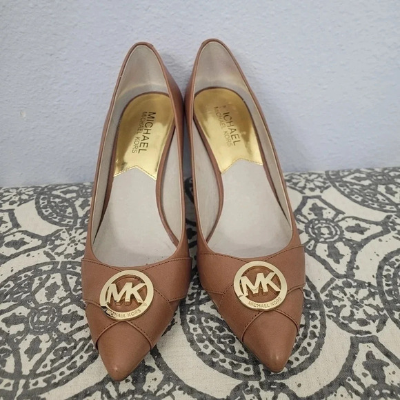 Michael by Michael Kors Caroline Charm Pump - Picture 3 of 14